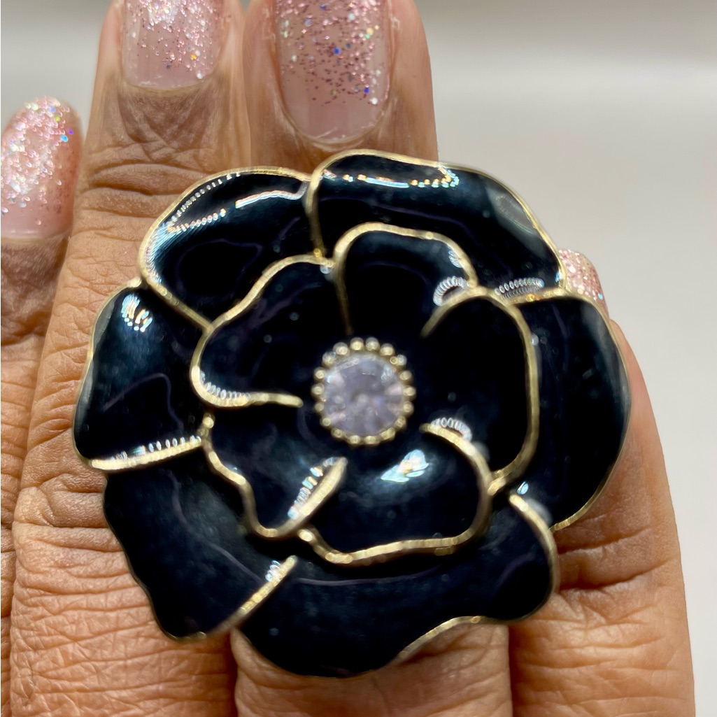 Black Enamel Flower Ring With Rhinestone Center Size 5 Romantic Classic Fun